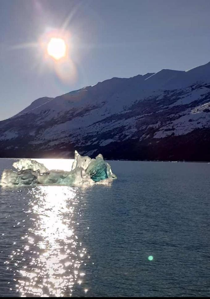 Апартаменты Calafate Casa En El Medio De La Ciudad Super Luminosa Эль-Калафате Экстерьер фото